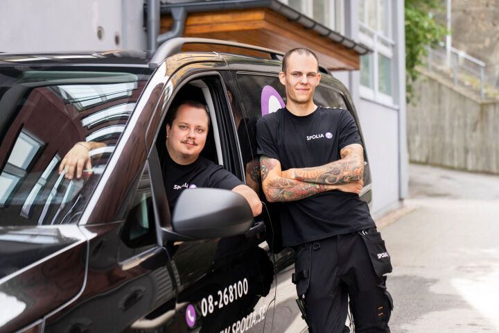 Spolbil utför stamspolning åt BRF.